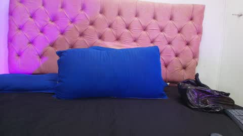 Sharlott online show from 01.11.25