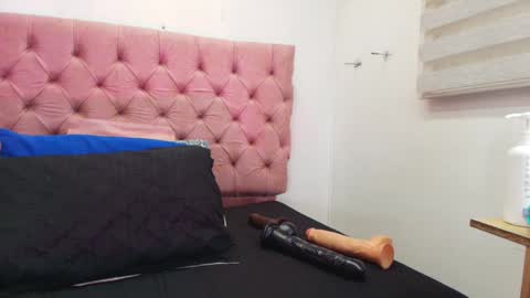 Sharlott online show from 01.20.25