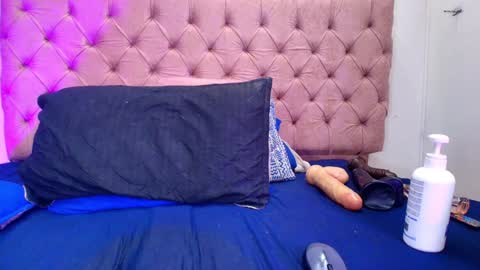 Sharlott online show from 01.24.25