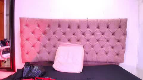 Sharlott online show from 01.31.25