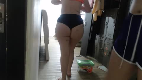 Snapshot of sharlotte__jones chatting on 02.01.25 Sara online show from 02.01.25