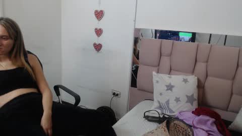 Snapshot of sharlotte__jones chatting on 02.17.25 Sara online show from 02.17.25