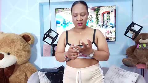 Snapshot of sharon_noa chatting on 05.13.26 Sharon Noa online show from 05.13.26