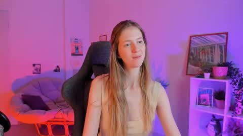 Snapshot of sharonevansi chatting on 02.14.25 Sharon online show from 02.14.25