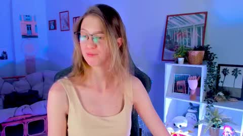 Snapshot of sharonevansi chatting on 03.06.25 Sharon online show from 03.06.25