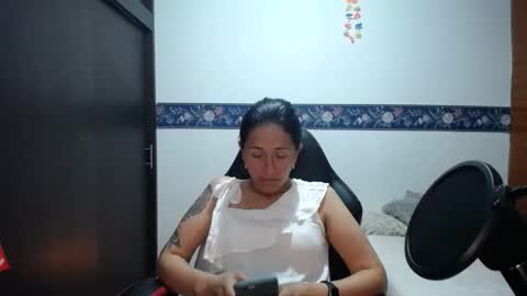 Snapshot of sharoon__cherry_ chatting on 09.10.25 sharon online show from 09.10.25