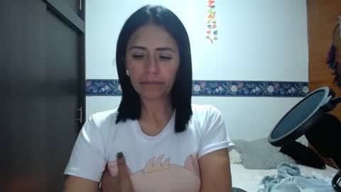 Snapshot of sharoon__cherry_ chatting on 09.12.25 sharon online show from 09.12.25