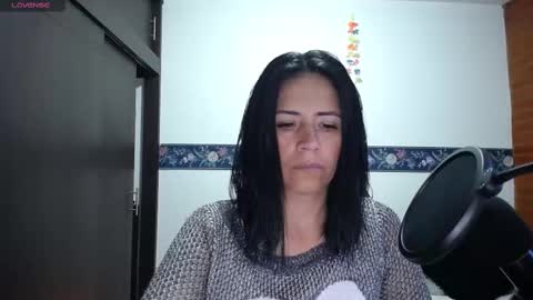 Snapshot of sharoon__cherry_ chatting on 09.17.25 sharon online show from 09.17.25