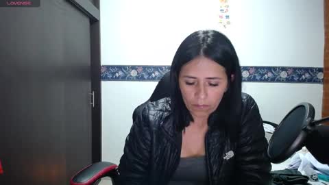 Snapshot of sharoon__cherry_ chatting on 09.19.25 sharon online show from 09.19.25