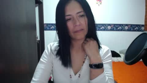 Snapshot of sharoon__cherry_ chatting on 09.30.25 sharon online show from 09.30.25