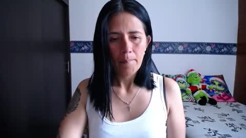 Snapshot of sharoon__cherry_ chatting on 11.26.25 sharon online show from 11.26.25