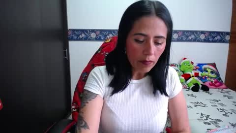 Snapshot of sharoon__cherry_ chatting on 11.27.25 sharon online show from 11.27.25