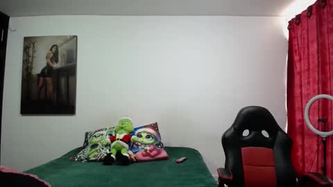 Snapshot of sharoon__cherry_ chatting on 12.04.25 sharon online show from 12.04.25