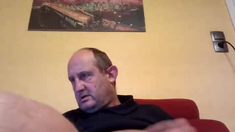 Snapshot of sharpshoder chatting on 12.07.24 Peter online show from 12.07.24