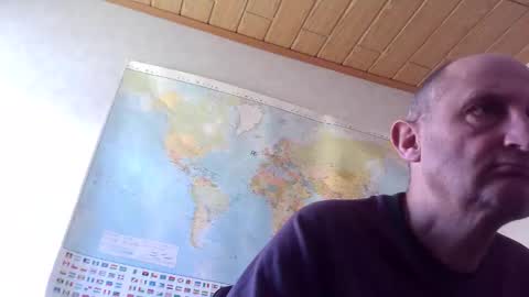 Snapshot of sharpshoder chatting on 09.18.25 Peter online show from 09.18.25