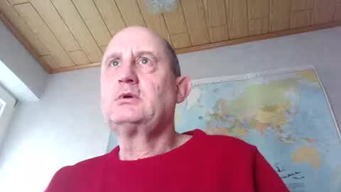 Snapshot of sharpshoder chatting on 12.23.25 Peter online show from 12.23.25