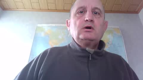 Snapshot of sharpshoder chatting on 01.18.26 Peter online show from 01.18.26