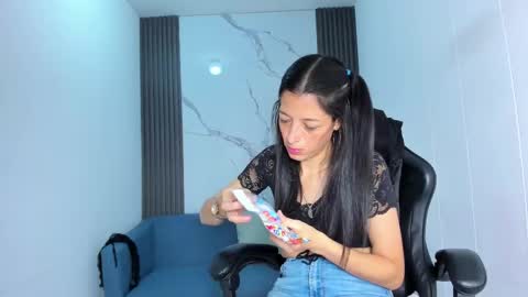 Lady Shauna online show from 09.25.25