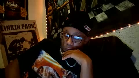 Snapshot of shawnvegas67 chatting on 12.18.25 shawnvegas67 online show from 12.18.25