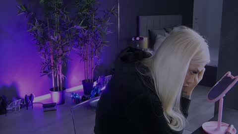 Snapshot of shayblonde chatting on 02.03.25 shayblonde online show from 02.03.25