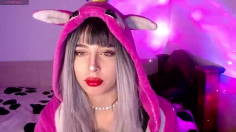 Shayla 3 online show from 10.12.25