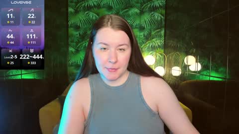 Snapshot of shedar_pretty chatting on 12.24.24 Shedar online show from 12.24.24