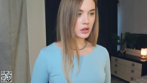 Snapshot of sheenaeast chatting on 12.25.24 Violet online show from 12.25.24