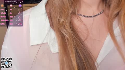 Snapshot of sheenaeast chatting on 12.30.24 Violet online show from 12.30.24