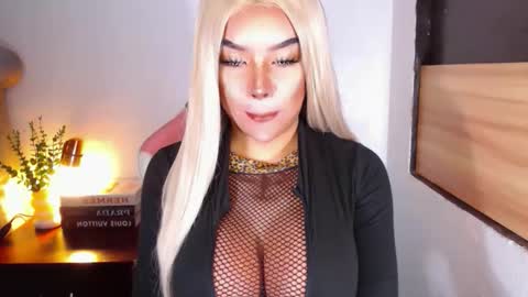 Snapshot of sheenafrost chatting on 03.06.26 sheenafrost online show from 03.06.26