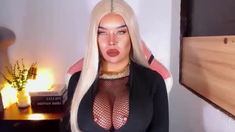 Snapshot of sheenafrost chatting on 03.07.26 sheenafrost online show from 03.07.26