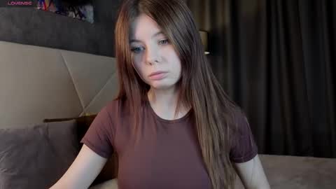 Snapshot of shei1a_shy chatting on 01.14.26 Amely online show from 01.14.26