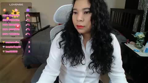 Snapshot of sheilyn_smith chatting on 02.20.26 sheilyn_smith online show from 02.20.26