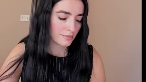 Snapshot of sheisallthat chatting on 11.08.25 sheisallthat online show from 11.08.25