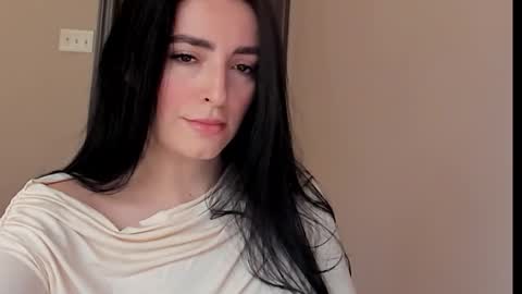 Snapshot of sheisallthat chatting on 11.11.25 sheisallthat online show from 11.11.25