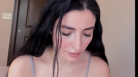 Snapshot of sheisallthat chatting on 11.12.25 sheisallthat online show from 11.12.25