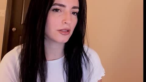 Snapshot of sheisallthat chatting on 11.15.25 sheisallthat online show from 11.15.25