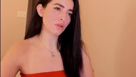 Snapshot of sheisallthat chatting on 11.21.25 sheisallthat online show from 11.21.25