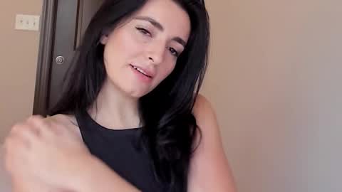 Snapshot of sheisallthat chatting on 11.22.25 sheisallthat online show from 11.22.25