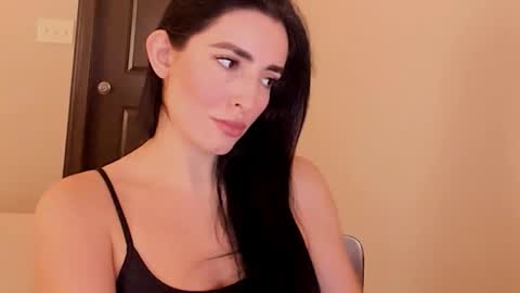 Snapshot of sheisallthat chatting on 11.24.25 sheisallthat online show from 11.24.25