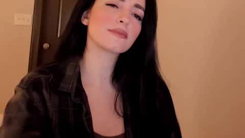 Snapshot of sheisallthat chatting on 12.04.25 sheisallthat online show from 12.04.25