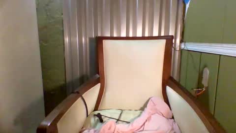 Snapshot of shelbyannn chatting on 10.03.25 Red online show from 10.03.25