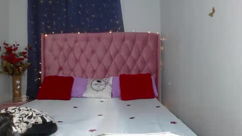 Snapshot of shelia420715 chatting on 12.01.25 shelia420715 online show from 12.01.25