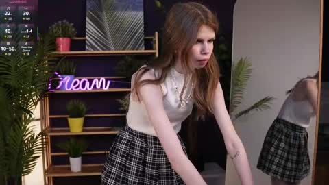 Snapshot of shelleyborom chatting on 09.10.25 Sofia online show from 09.10.25