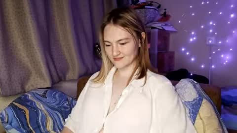 Snapshot of shelliegoza chatting on 07.17.26 Ashley online show from 07.17.26