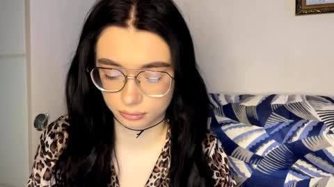 Snapshot of shellierosenau chatting on 04.09.26 Alice online show from 04.09.26