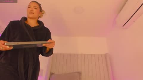 shelynna_azzul online show from 06.21.26