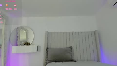 shelynna_azzul online show from 07.09.26