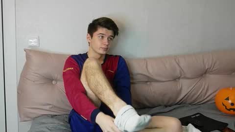 Snapshot of sherlockmax chatting on 10.29.25 Max online show from 10.29.25