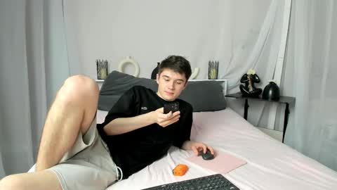 Max online show from 12.21.25