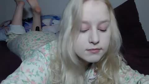Snapshot of sherlystero chatting on 01.24.25 sher  online show from 01.24.25